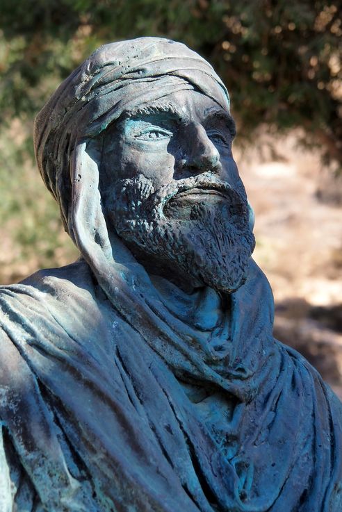 Statue of Jairan Al Amiri Plaza Descanso (Almeria)